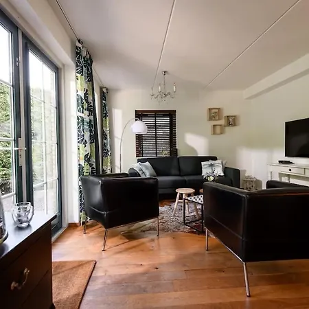 Gezellig Vakantiehuis In Het Bos Lunteren